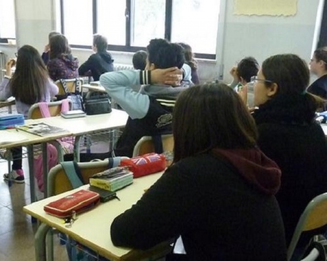 Borse di studio della Regione, Giovani Comunisti La Spezia: &quot;Buon viso a cattiva scuola&quot;
