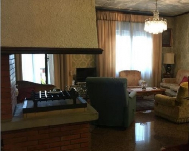 Appartamento mq. 150 in Villa indipendente a Ceparana [7009G]