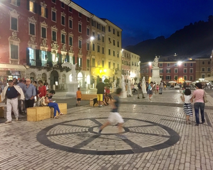 Fiera diffusa: l&#039;idea vincente di White Carrara Downtown