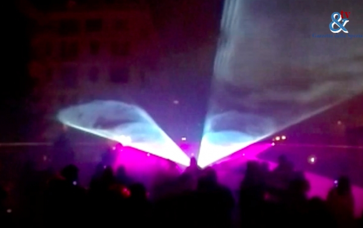 Xmas Musical Laser Show in piazza Verdi (Video)