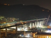 Il ponte di Genova illuminato di rosso per la giornata mondiale della Croce Rossa