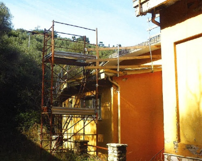 Lerici, iniziati i lavori di bonifica del tetto dell&#039;ex scuola Casini