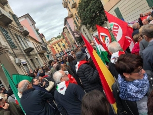 Manifestazione contro Altaforte alla Spezia: &quot;La Sinistra chiede le dimissioni del sindaco&quot;