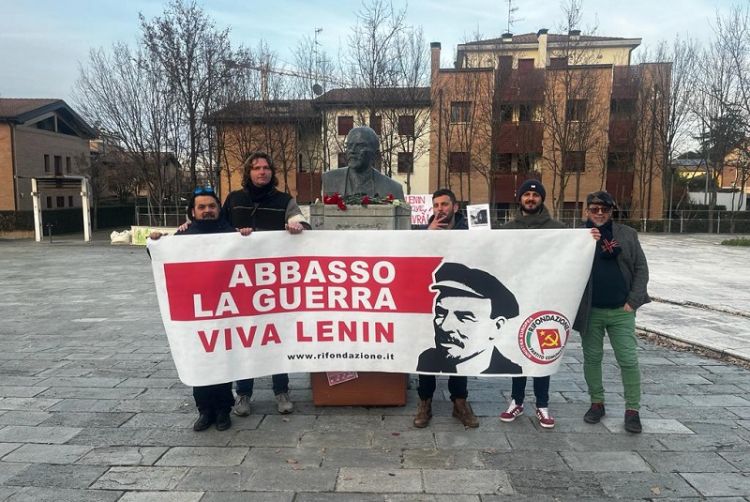 Rifondazione Comunista omaggia Lenin nel centenario della morte