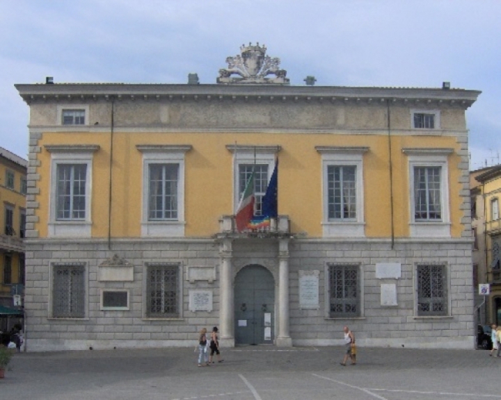 Intitolare la sala consiliare del Comune di Sarzana a Terzi, Art1: &quot;Incarna i valori della Costituzione&quot;