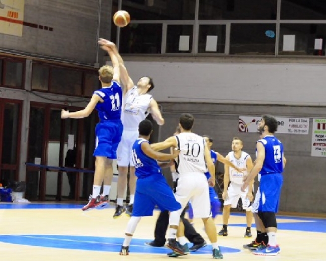 Basket, Tarros: l&#039;ultima partita del 2015 è contro il Vado