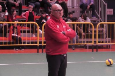 Coach Andrea Marselli saluta il Valdimagra Volley Group