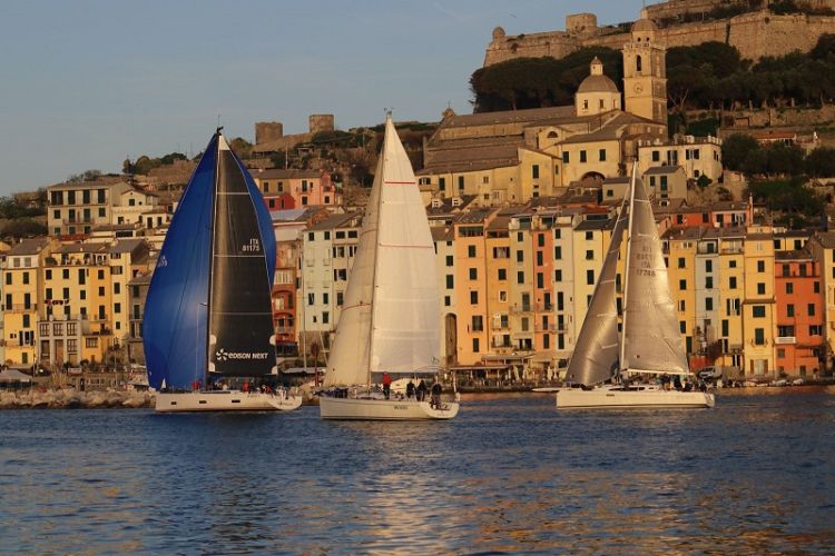Regata della grande Boa - Trofeo Comandante Belloni, 23 vele spiegate davanti a Porto Venere