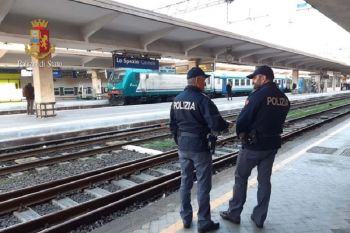 Dalle aggressioni, ai furti, allo spaccio: un anno di controlli e di arresti sui treni liguri