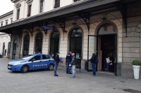 La polizia alla stazione della Spezia