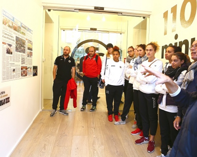 La Carispezia - Arquati in visita alla mostra per i 110 anni dello Spezia Calcio