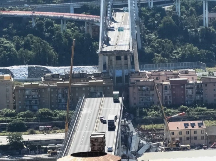Crollo ponte Morandi, Toti: &quot;Genova e la Liguria hanno bisogno di fatti, non di polemiche&quot;