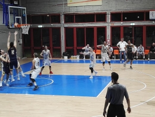 Basket, Castelfiorentino è troppo forte: la Tarros combatte ma esce sconfitta