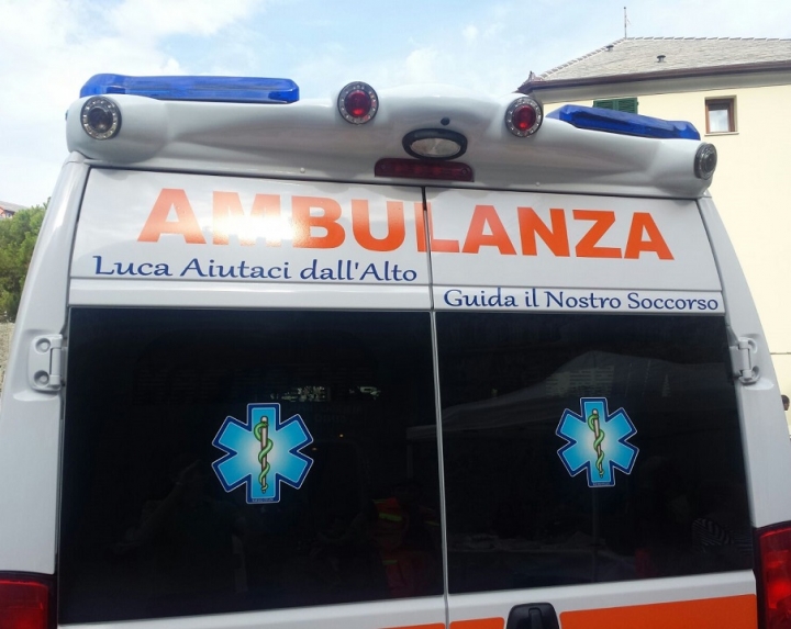 A Porto Venere un’ambulanza e una vettura ausiliaria in ricordo di Caterina e Luca (foto e video)