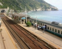 Treni Cinque Terre, Assessore Berrino: “Accolte alcune richieste. Allo studio una metropolitana leggera a più lungo raggio”