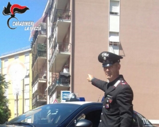 Si improvvisa &quot;Uomo Ragno&quot;, ma viene arrestato dai carabinieri
