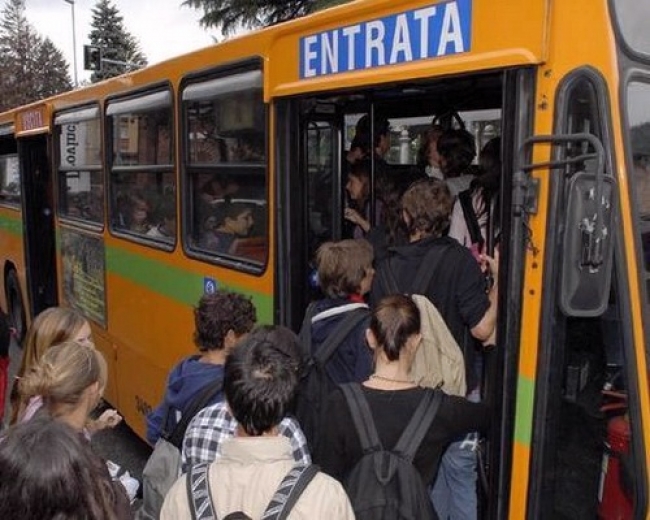 PD, Follo:  autobus stracolmi, disagi a studenti e pendolari
