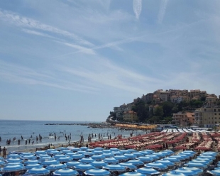 Turismo in continua crescita e tutto esaurito nella settimana di Ferragosto, Toti: &quot;La Liguria è tornata tra le mete preferite di italiani e stranieri&quot;