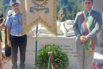 L&#039;Assessore Giulio Guerri alla cerimonia di commemorazione a Vinca