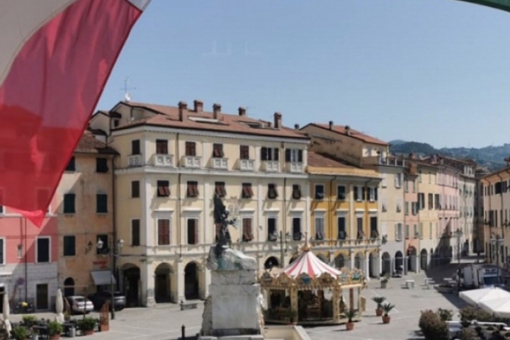 Vista di piazza Matteotti, Sarzana