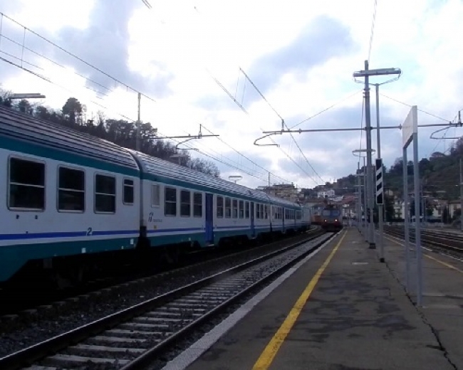 Paita e Michelucci (PD): &quot;Si deve garantire la sicurezza dei passeggeri dei treni in caso di gusato. La Regione intervenga con Trenitalia&quot;