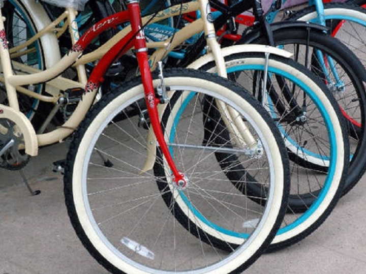 Parcheggiare la bici: in città poche rastrelliere e alto rischio di sanzioni