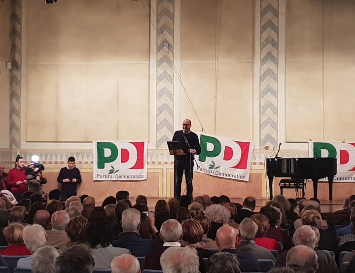 Zingaretti alla Spezia: “Voglio un partito con un leader, non un partito del leader&quot;