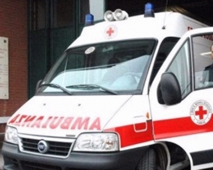 Un altro incidente in Viale San Bartolomeo: 71enne finisce in ospedale