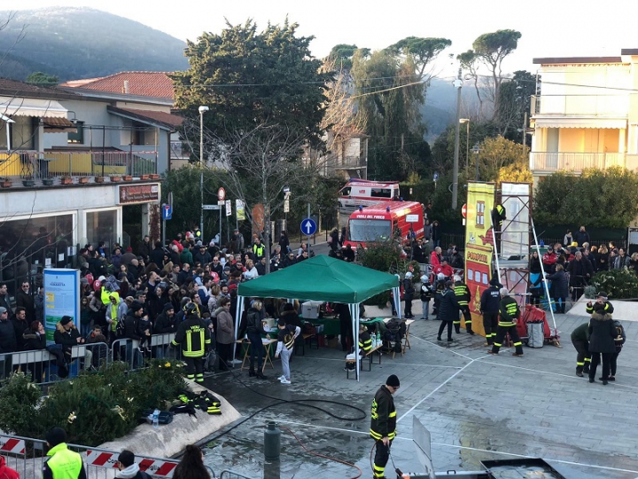 Pompieropoli, oltre 200 piccoli Vigili del Fuoco a Fiumaretta (foto)