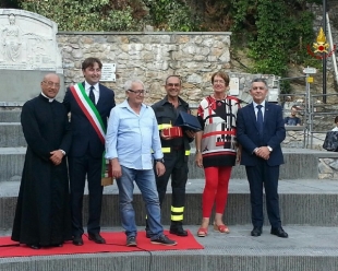 Porto Venere omaggia il Capo Squadra dei Vigili del Fuoco Palmas per il coraggio e la dedizione