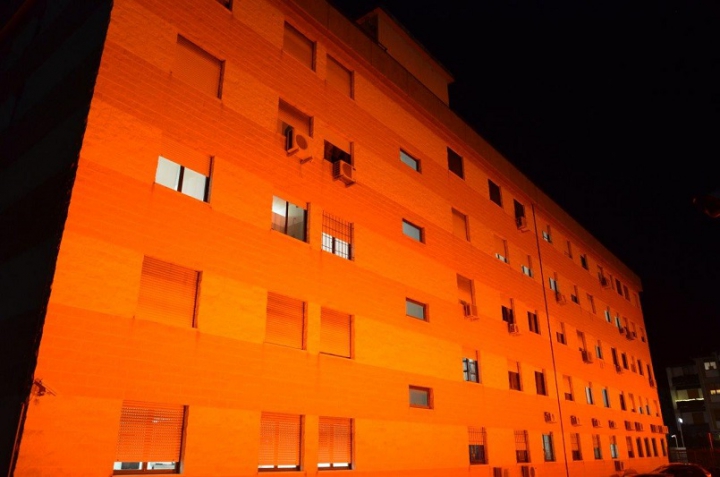 Carabinieri contro la violenza di genere: la sede del Comando Provinciale si illumina di arancione