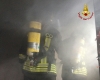 Santo Stefano, a fuoco una casa solo apparentemente disabitata: i Vigili del Fuoco salvano uno straniero intrappolato all&#039;interno