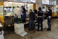 Controlli sanitari ed amministrativi nel mercato giornaliero di piazza Cavour