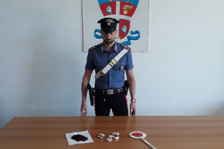 Puscher arrestato dai carabinieri: il pericoloso ritorno dell&#039;eroina
