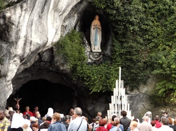 Pellegrinaggio a Lourdes con l&#039;UNITALSI, ci sarà anche un noto conduttore tv