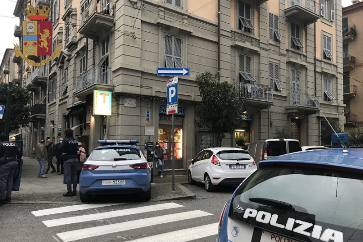 La Spezia, misure cautelari per i due autori di tentata rapina in strada