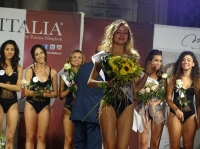 Sarzana: Miss Italia affolla piazza Matteotti