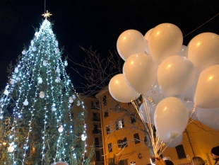 A Genova un albero di Natale in ricordo delle 43 vittime del Morandi
