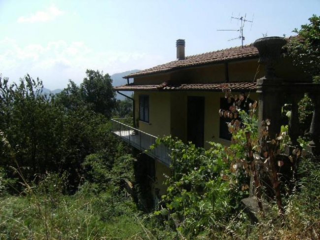 rif. 998 Villa Singola 6 locali a Podenzana da GENERALE FONDIARIA