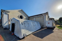 Il Polo vaccinale ex Fitram ora ha una sala d&#039;aspetto grazie alla tenda di Croce Rossa
