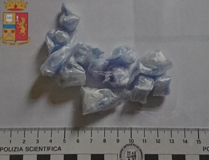 Trovati 13 grammi di cocaina nascosti in un calzino usato