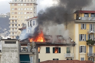 L&#039;incendio divampato nel palazzo di Scalinata Quintino Sella