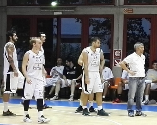 Basket,tra Spezia Tarros e coach De Santis è addio