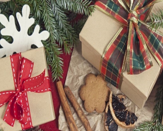 Natale: Oltre ai regali Decorazioni, Biglietti e Makeup