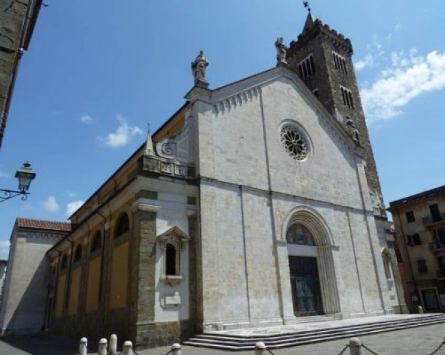 La parrocchia di Santa Maria di Sarzana risponde sul “campetto”